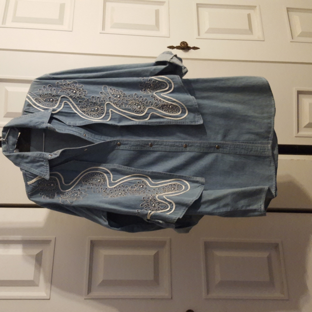 Lt denim long sleeve tunic w attached.vest